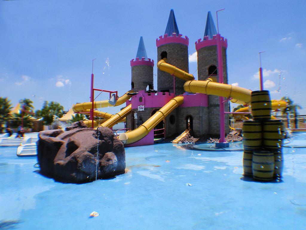 Hotel Splash Inn Silao Exterior foto